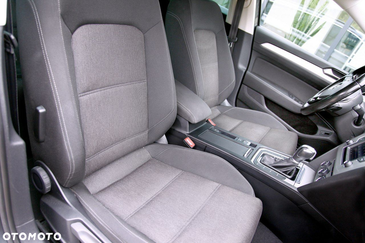 Volkswagen Passat - 15