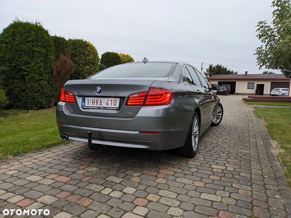 BMW Seria 5 520d - 27