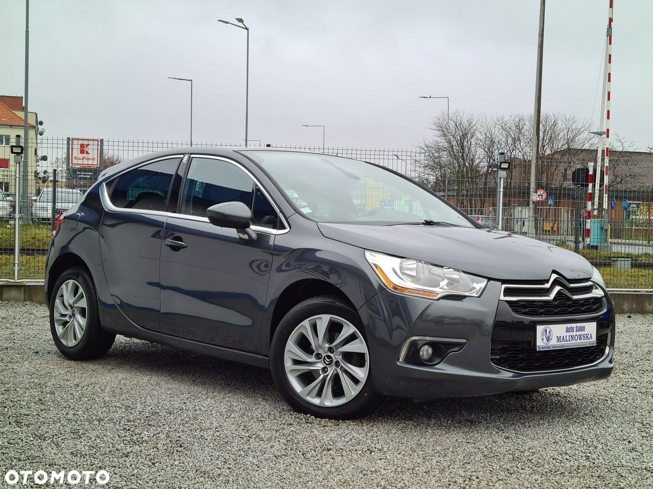 Citroën DS4 e-HDi 115 SoChic - 3