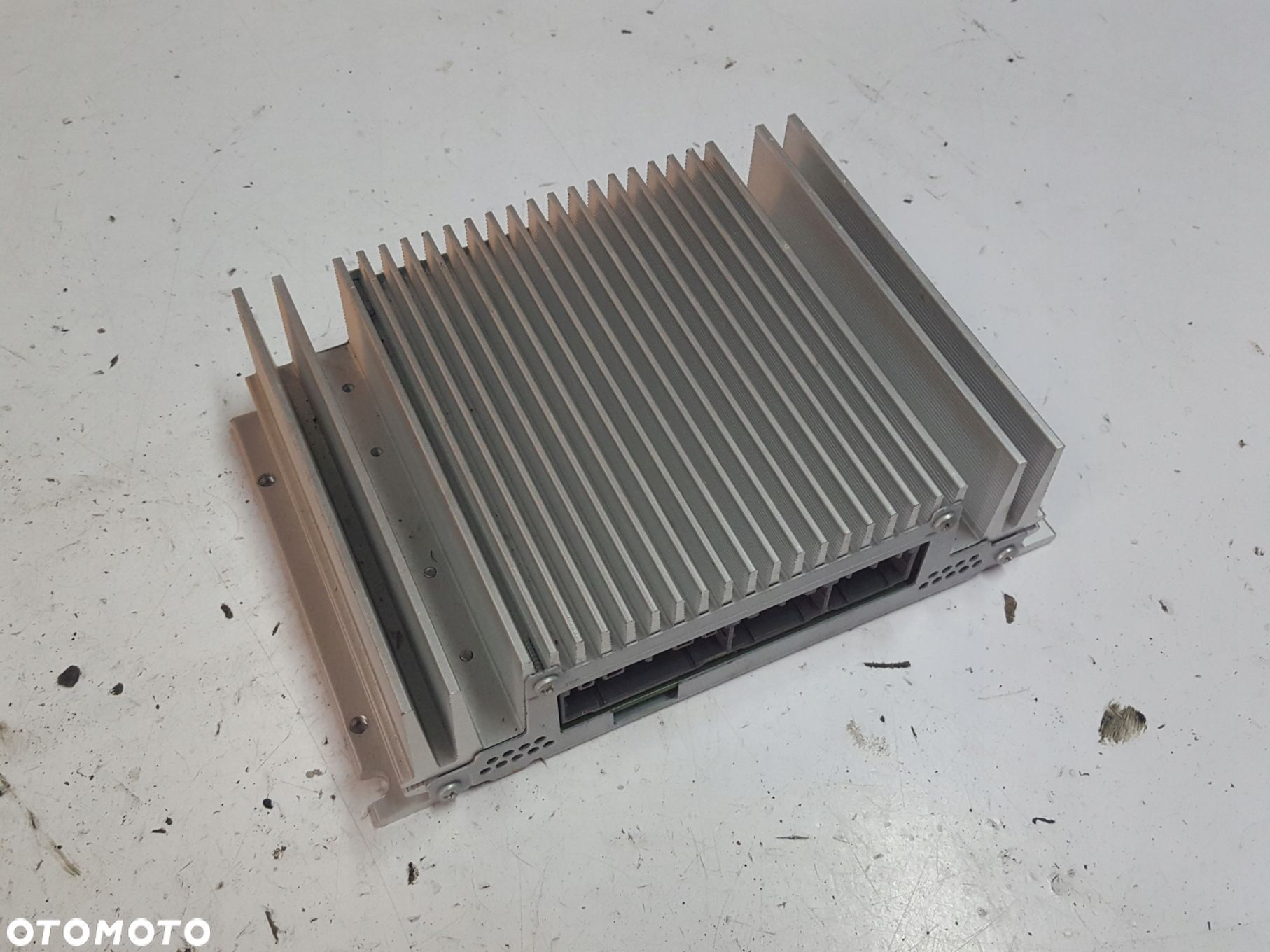 HYUNDAI ix35 10-15r WZMACNIACZ AUDIO 963702Y000 - 1