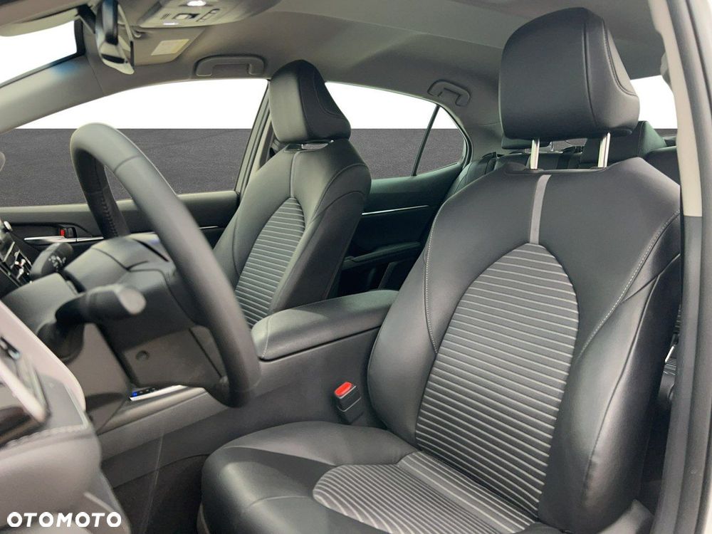 Toyota Camry - 9