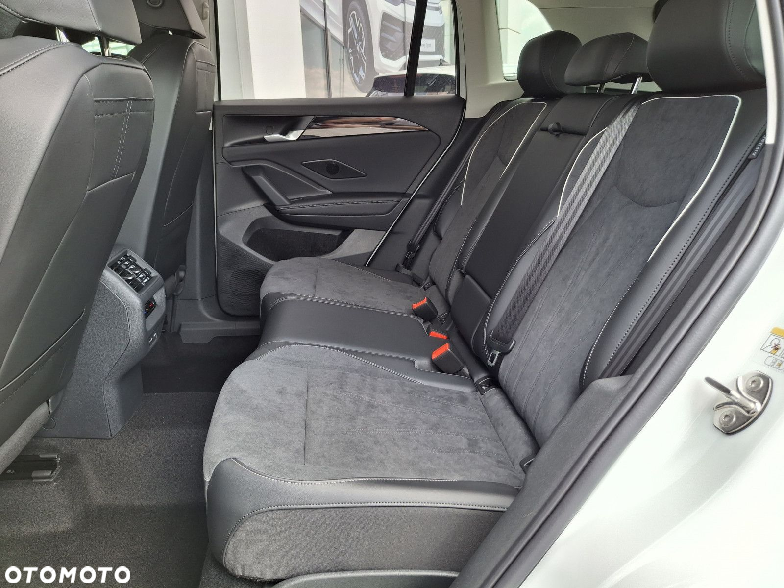 Volkswagen Tiguan - 14