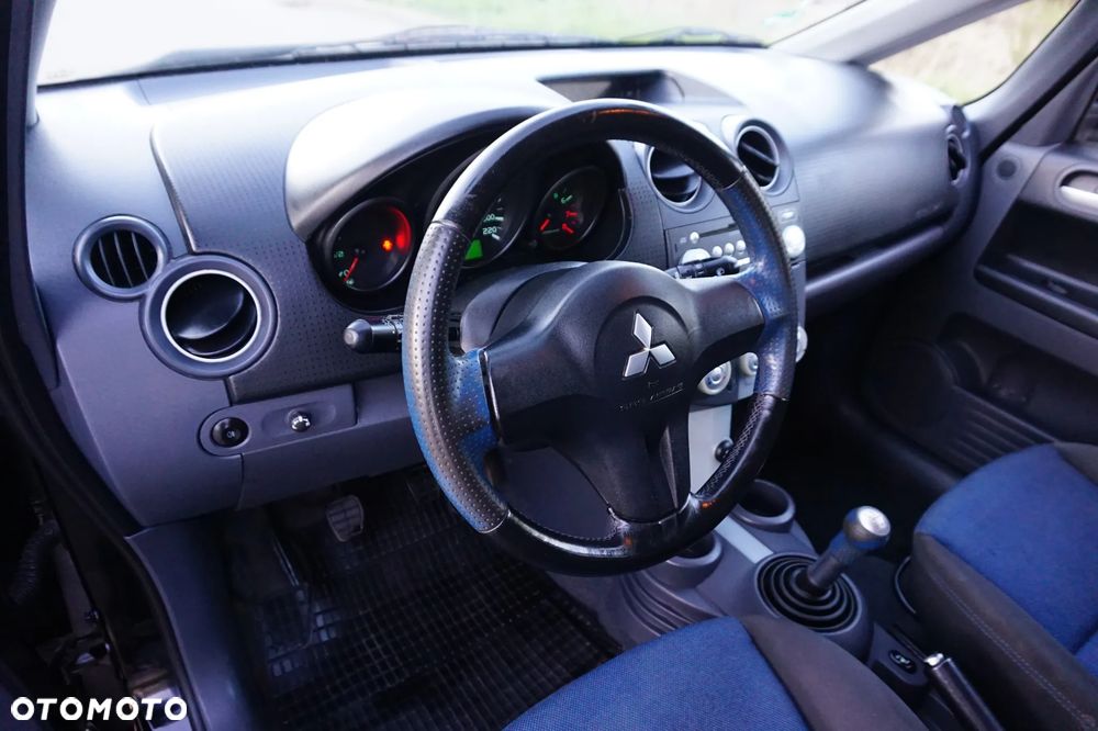 Mitsubishi Colt - 27