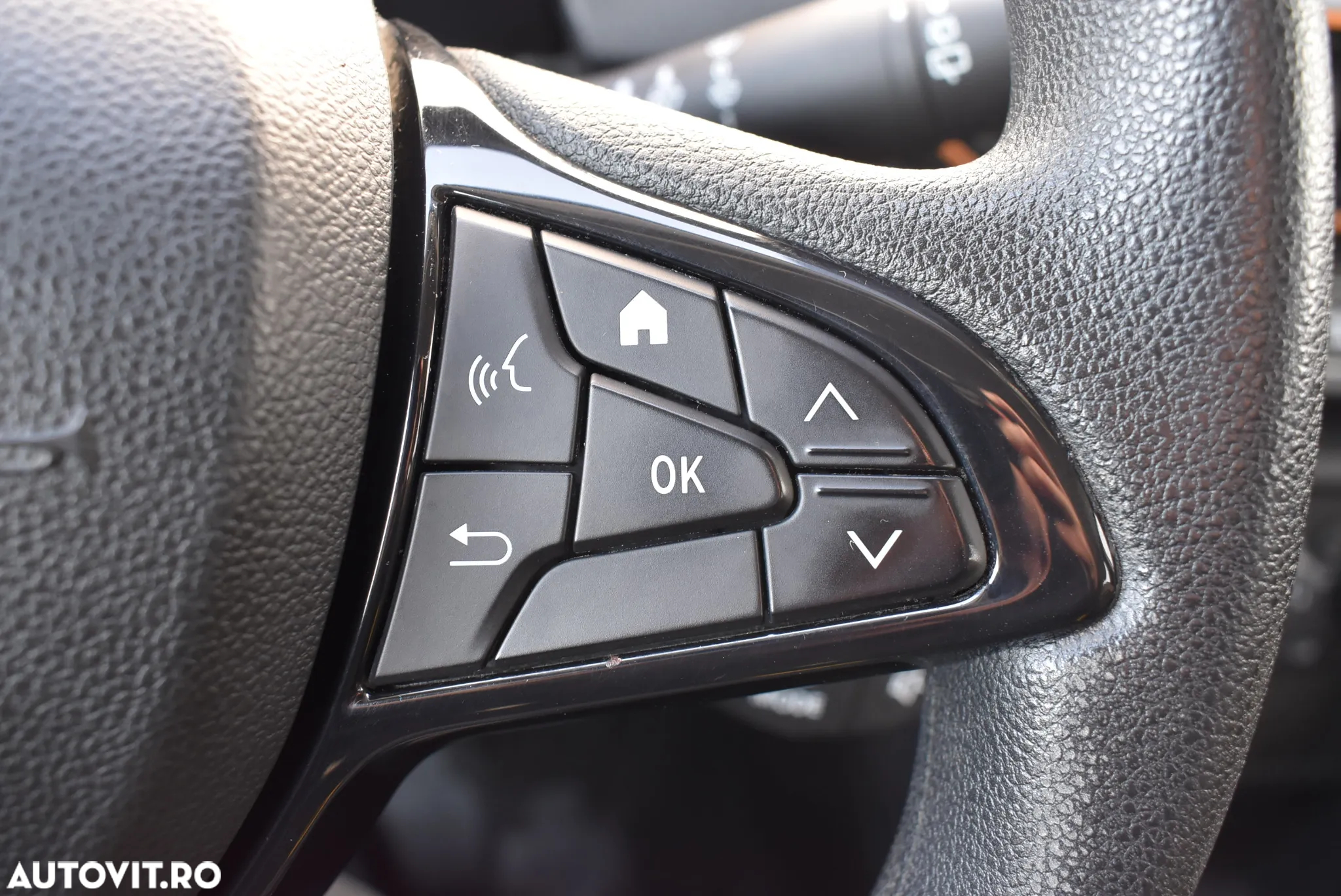 Dacia Sandero TCe 90 MT6 Comfort - 14