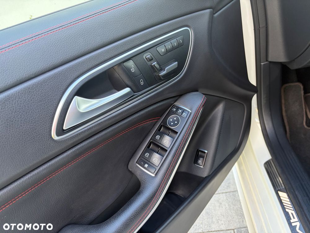 Mercedes-Benz CLA 45 AMG 4-Matic - 14