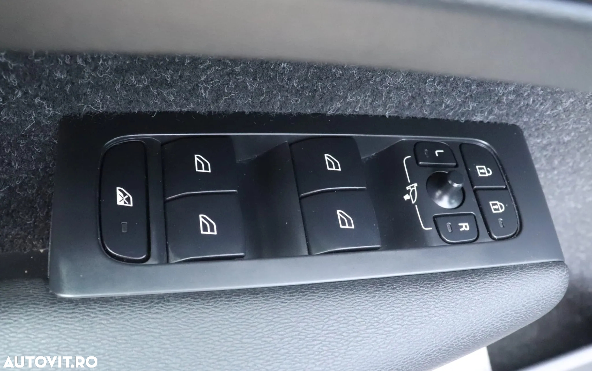 Volvo XC 40 D3 AWD Momentum - 37