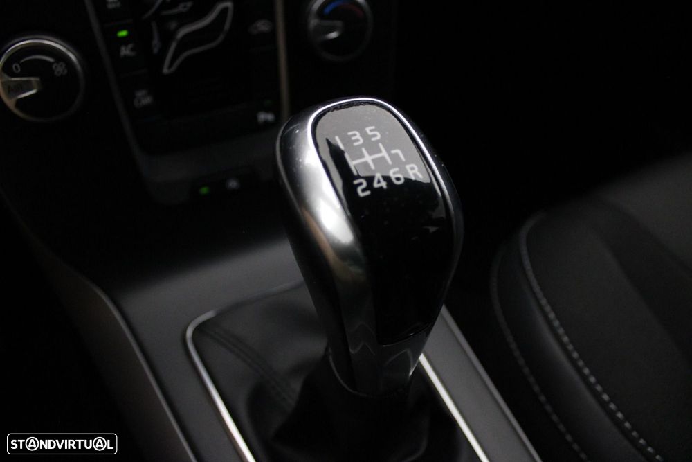 Volvo V40 2.0 D3 Inscription - 18