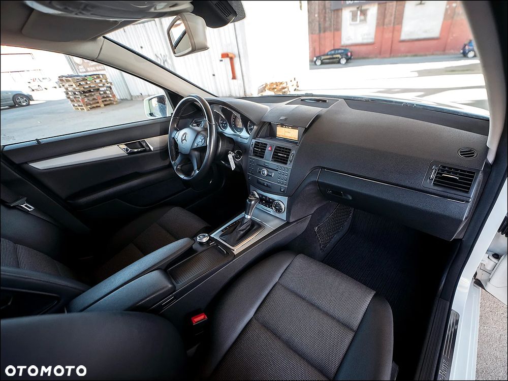 Mercedes-Benz Klasa C 180 BlueEFFICIENCY 7G-TRONIC Avantgarde - 17