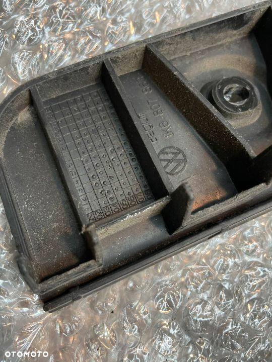 ŚLIZG ZDERZAKA TYŁ VW GOLF V 1K6807863 - 5