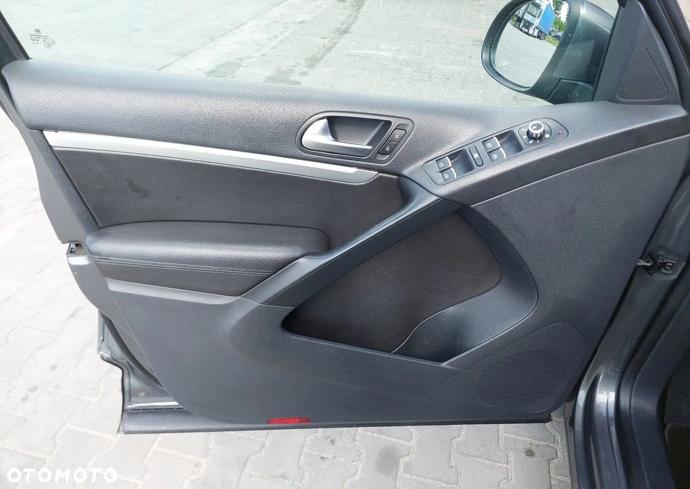 Volkswagen Tiguan - 11