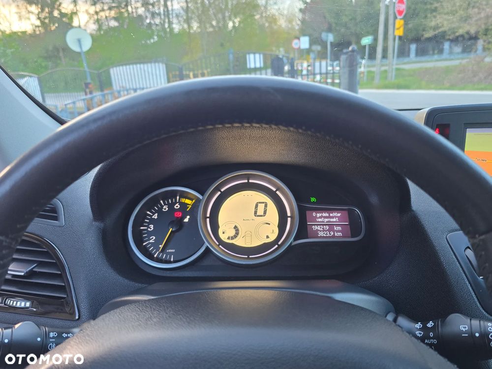 Renault Megane 1.6 16V 110 TomTom Edition - 33
