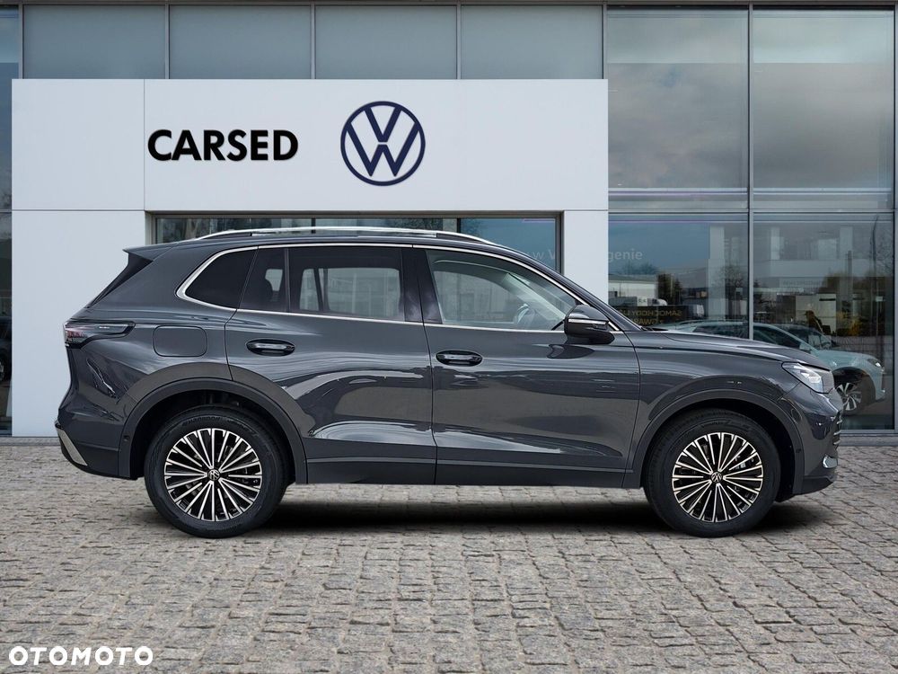 Volkswagen Tiguan - 10