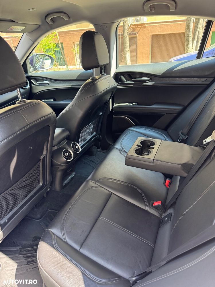 Alfa Romeo Stelvio 2.0 Turbo 16V AT8-Q4 Super - 11