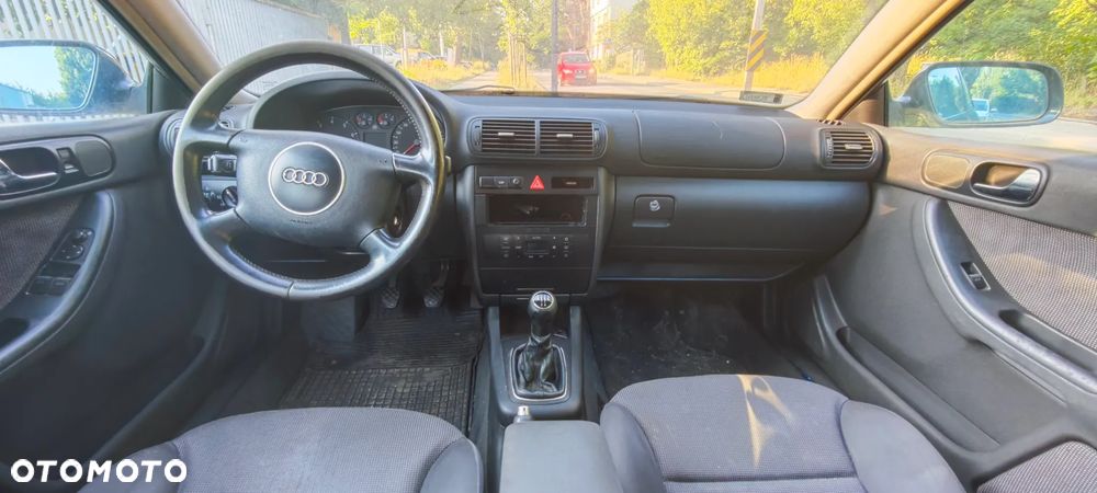 Audi A3 3-drzwiowe 1.6 Ambiente - 5