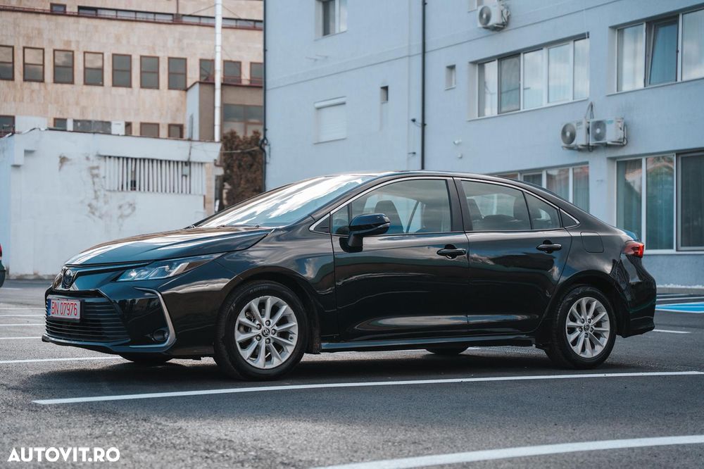 TOYOTA Corolla 2022 — imagine 3