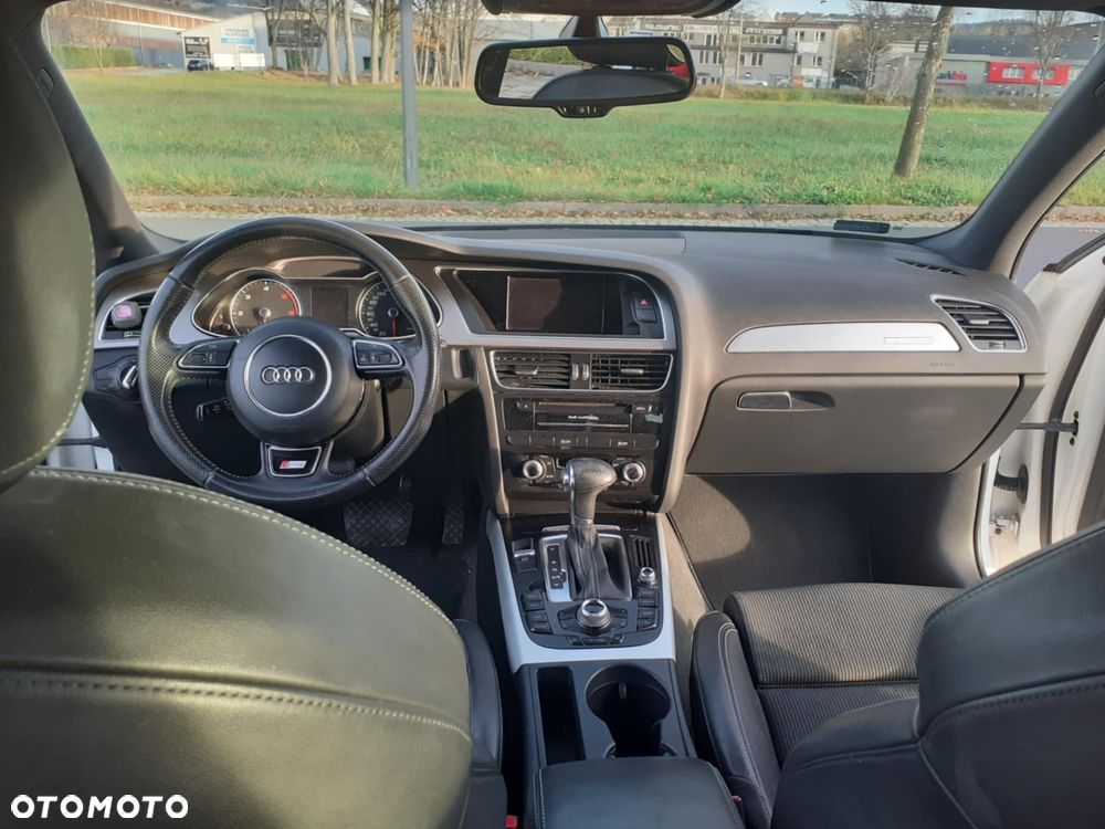 Audi A4 Limousine - 8