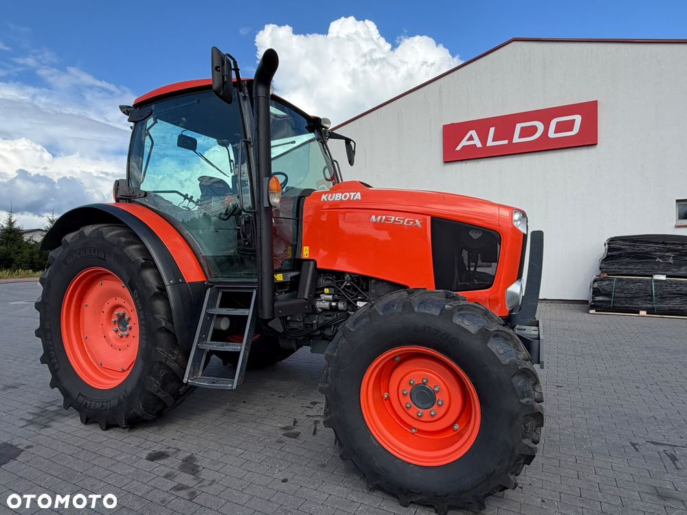 Kubota M135GX - 1