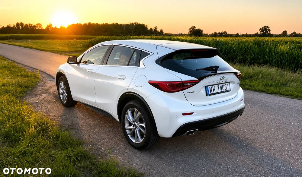 Infiniti Q30 1.6t Pure - 7