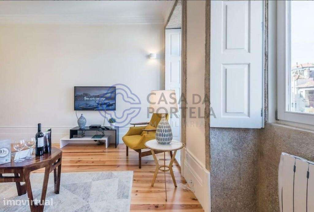 Apartamento T1 mobilado no coração da baixa portuense a metros da Sé - Grande imagem: 3/13