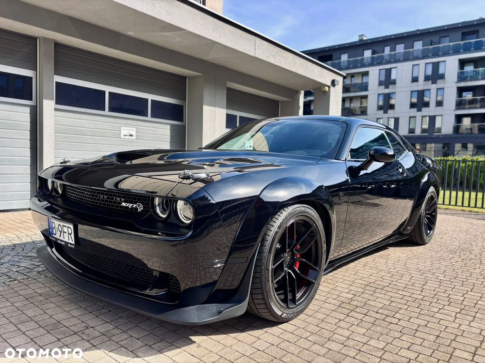 Dodge Challenger - 1