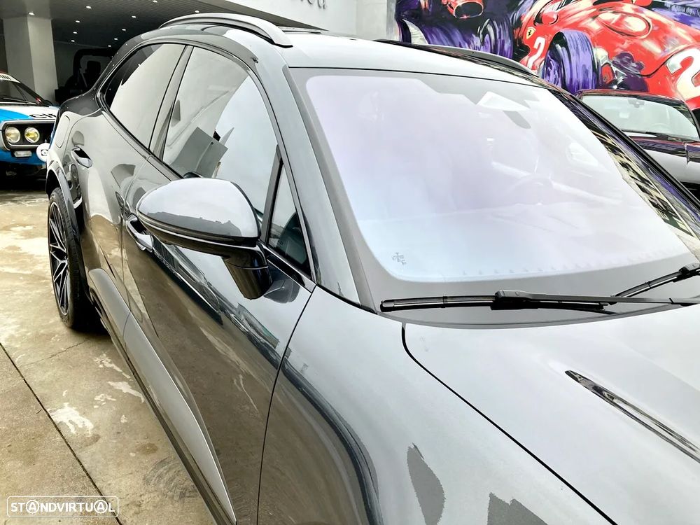 Porsche Macan Electric Turbo - 44