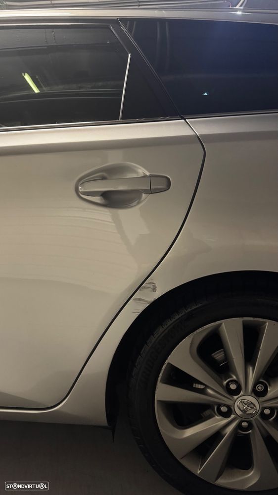 Toyota Auris Touring Sports 1.8 HSD Exclusive +Sky+Navi - 9