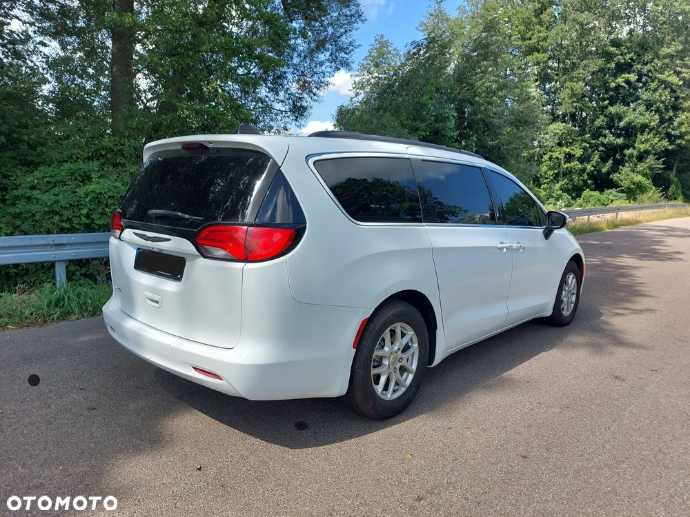 Chrysler Pacifica - 3