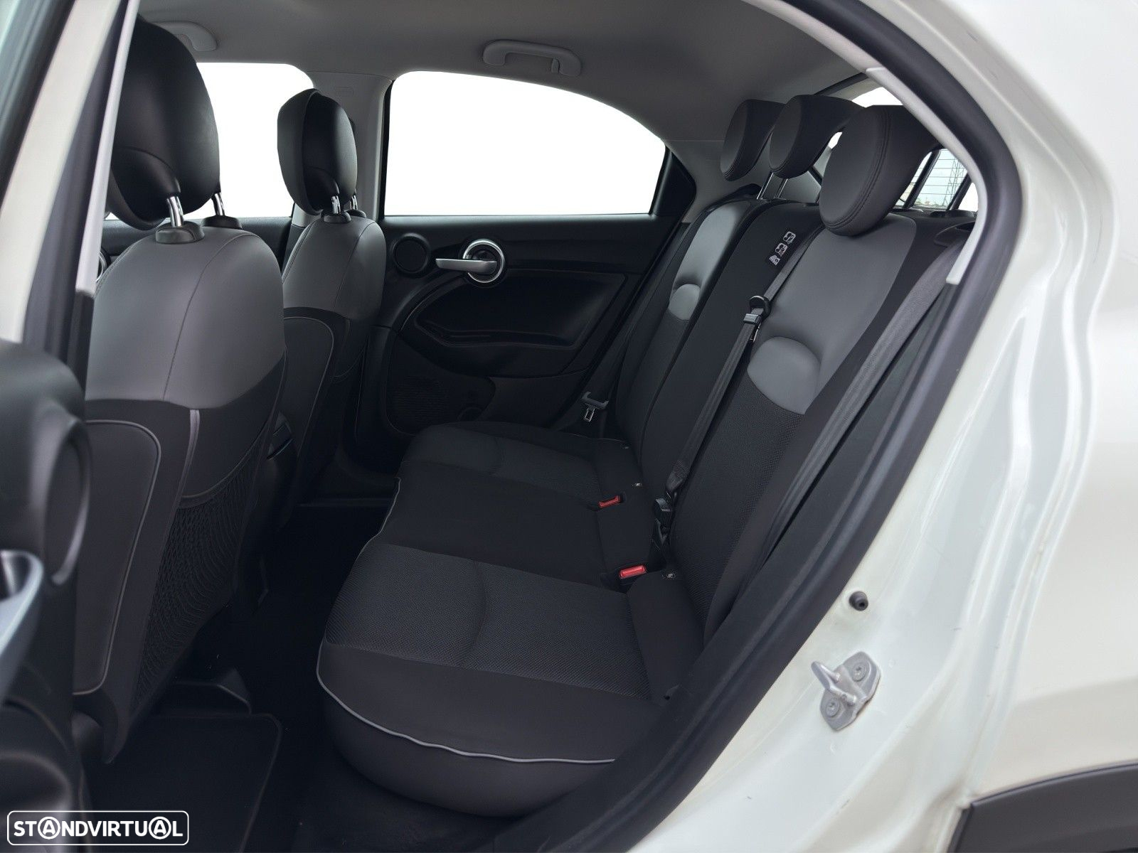 Fiat 500X 1.3 MJ City Cross S&S - 12