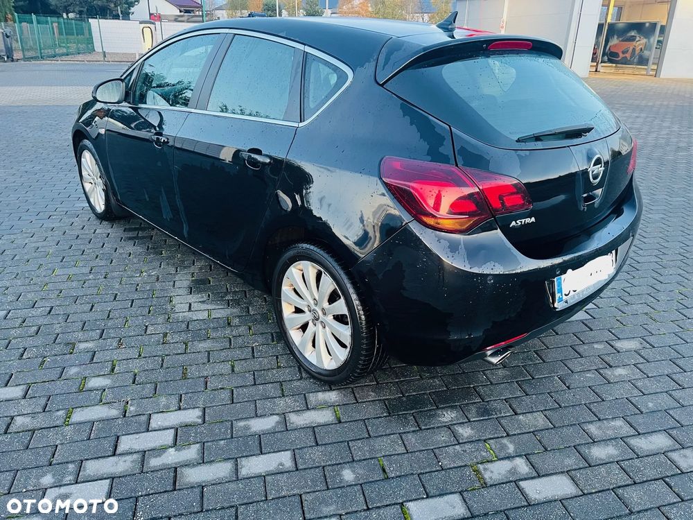 Opel Astra IV 1.4 T Cosmo - 6