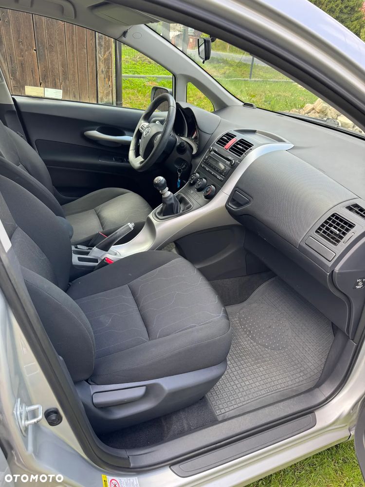 Toyota Auris 1.4 D-4D Terra - 14