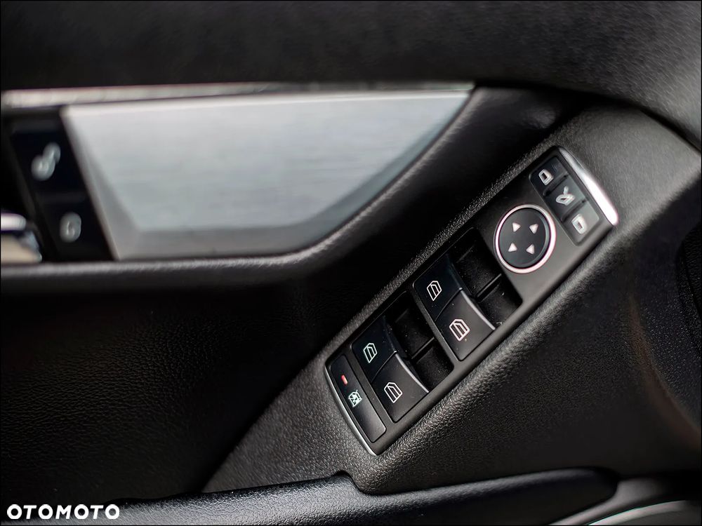 Mercedes-Benz Klasa C - 30