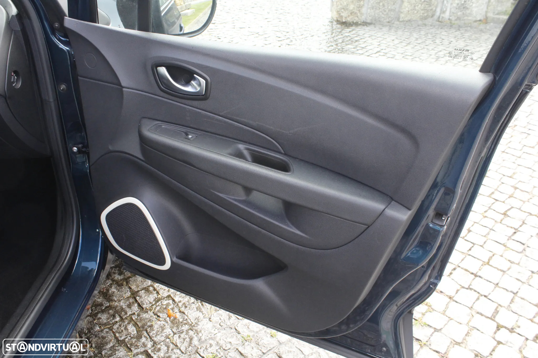 Renault Captur 1.5 dCi Exclusive EDC - 14