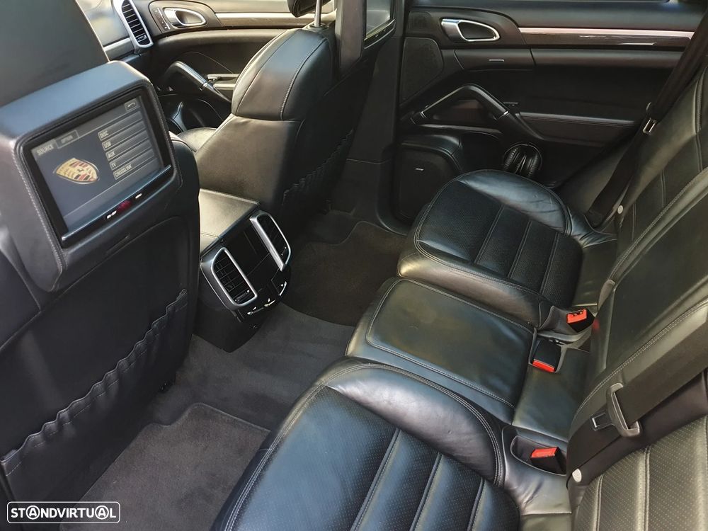 Porsche Cayenne S - 31