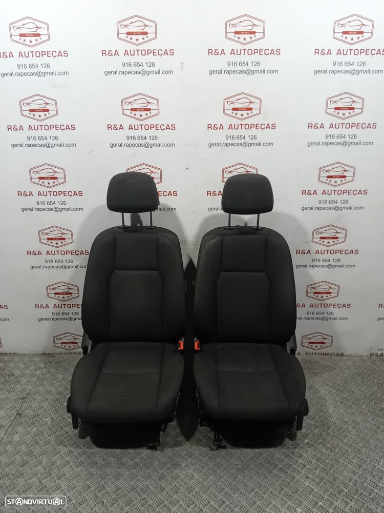 Conjunto de Bancos Mercedes Class C W204 Sedan Tecido Original - 13