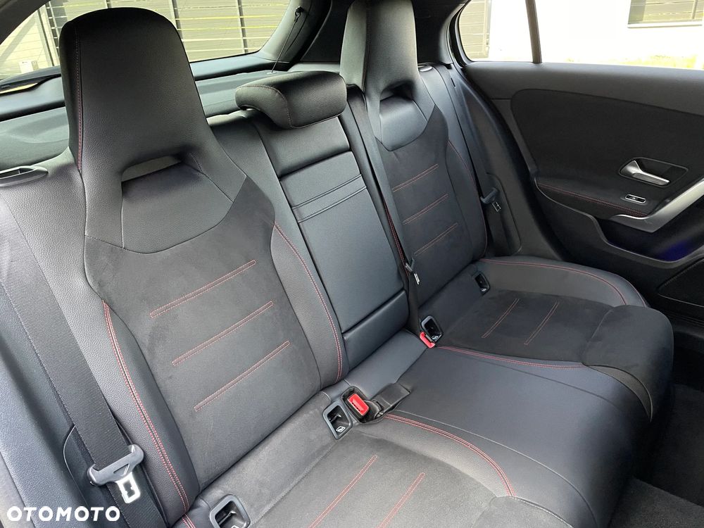 Mercedes-Benz Klasa A 180 AMG Line 7G-DCT - 23