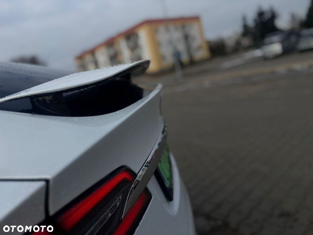 Tesla Model X - 39