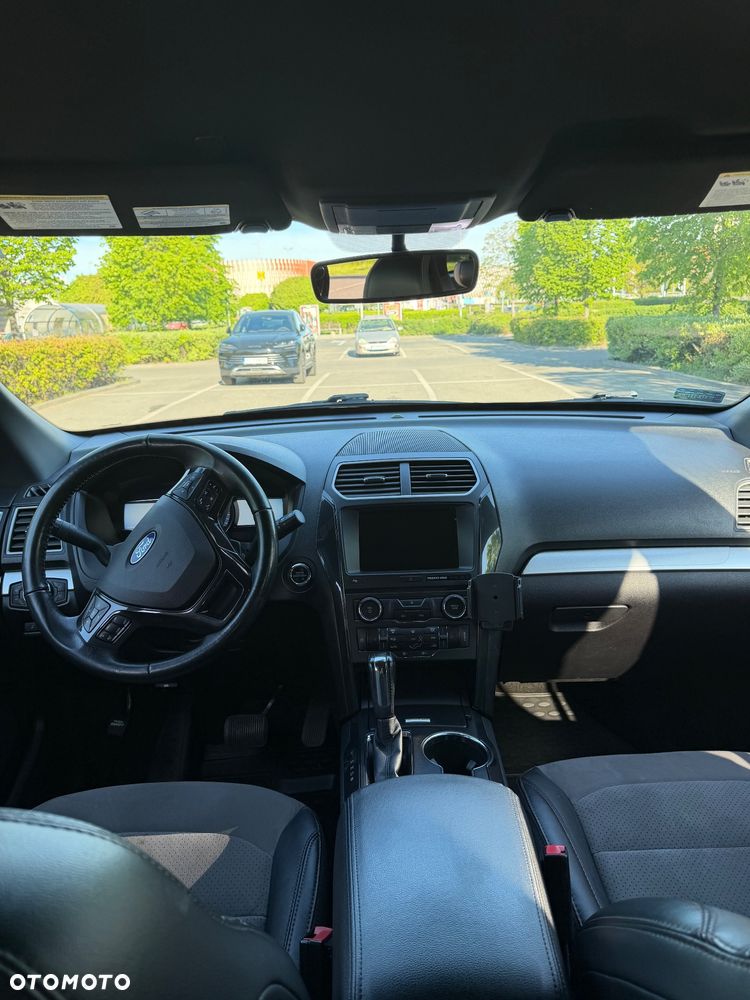Ford Explorer - 11