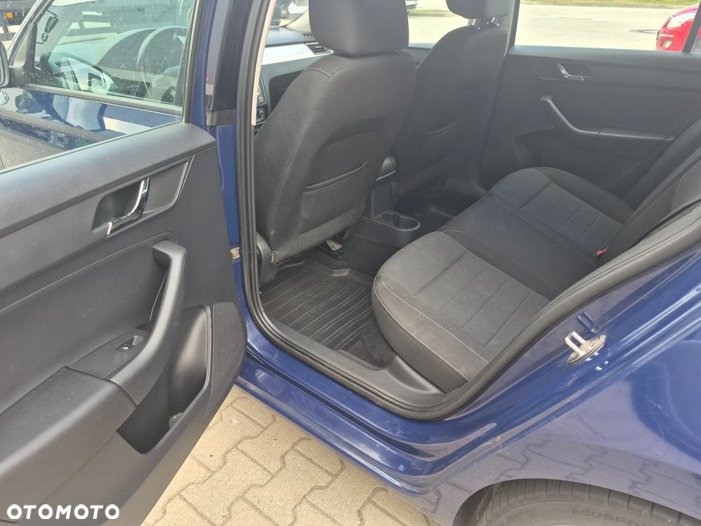 Skoda RAPID Spb 1.6 TDI DPF Elegance - 13