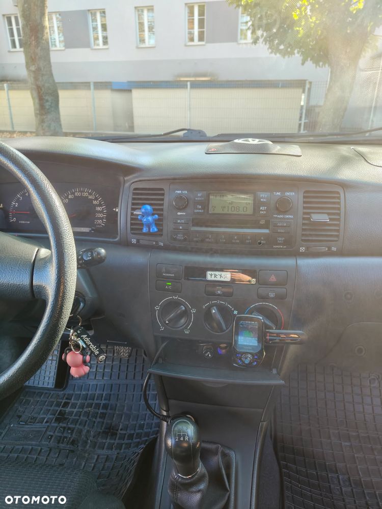 Toyota Corolla - 12