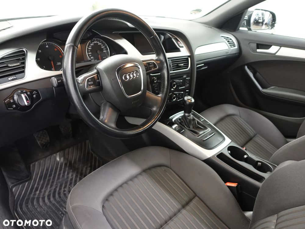 Audi A4 Avant 2.0 TDI DPF quattro Ambiente - 19