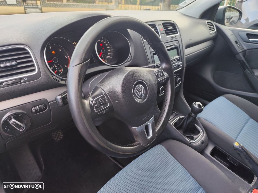 VW Golf 1.6 TDi Trendline BlueMotion - 11