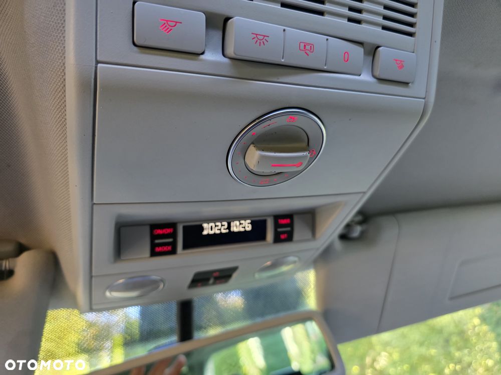 Volkswagen Multivan - 25