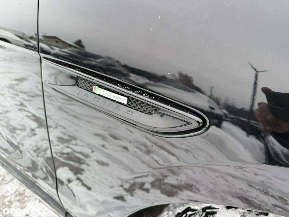 Jaguar F-Pace 2.0 i4D AWD R-Sport - 32