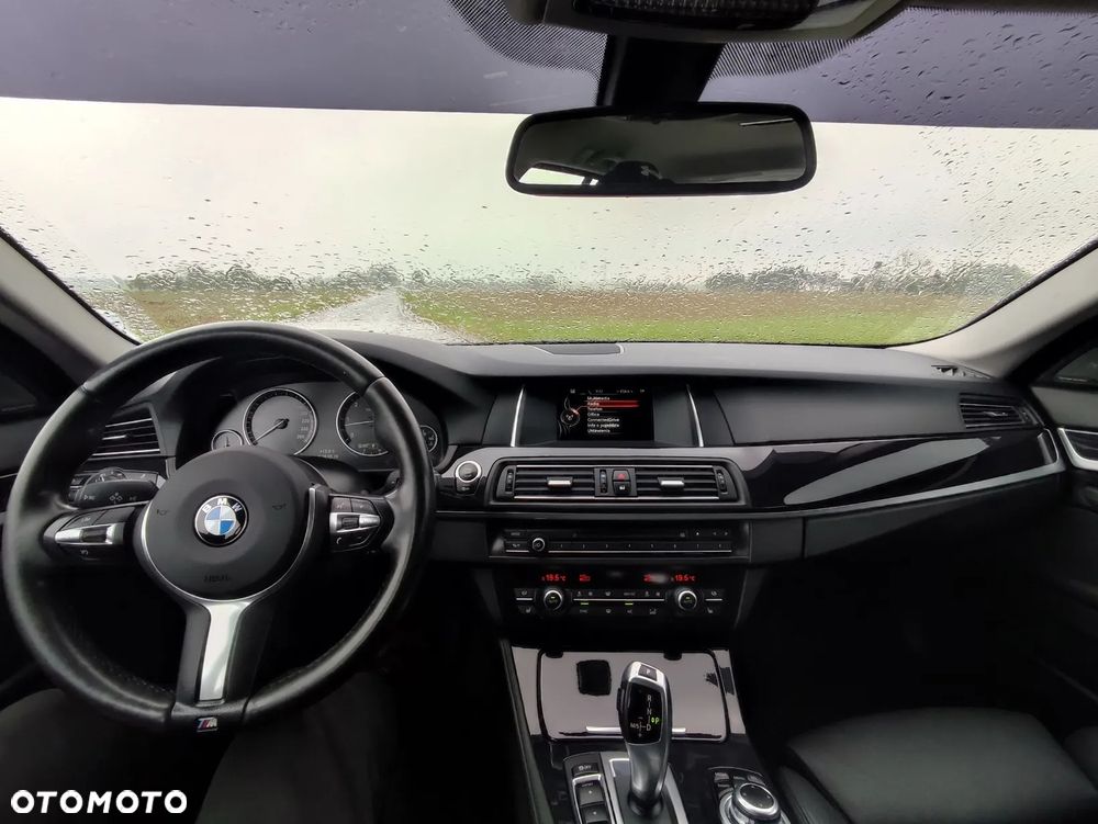 BMW Seria 5 530d xDrive - 10