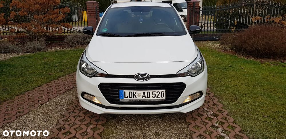 Hyundai i20 blue 1.2 Trend