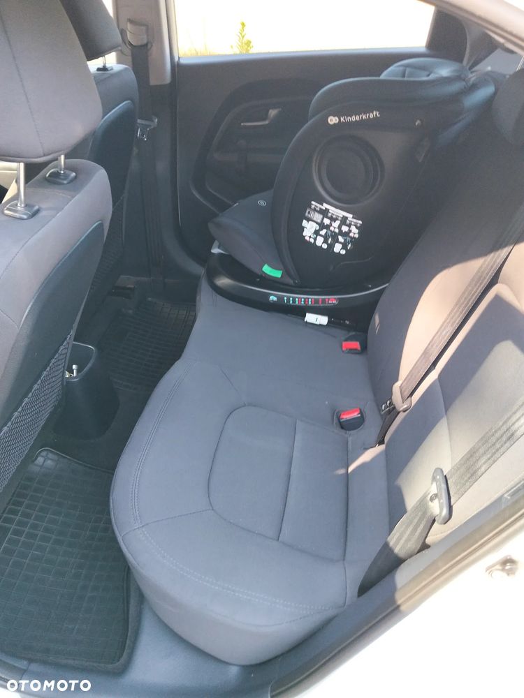 Kia Rio 1.4 crdi M - 8