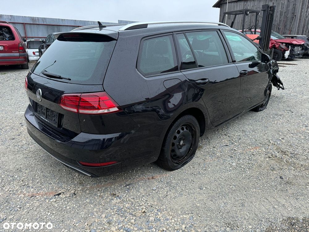 Volkswagen Golf 1.6 TDI SCR DSG Comfortline - 8