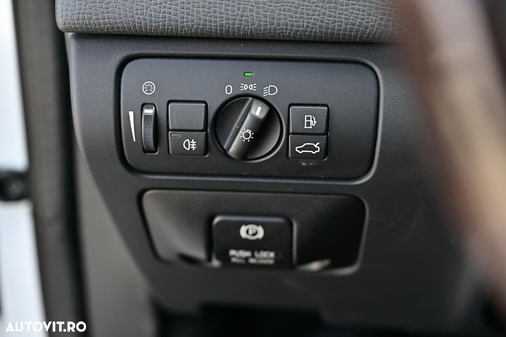 VOLVO XC60 2011 — imagine 20