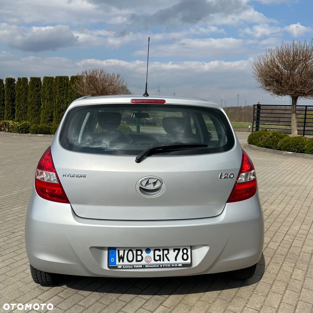 Hyundai i20 1.2 UEFA EURO 2012 Edition - 9