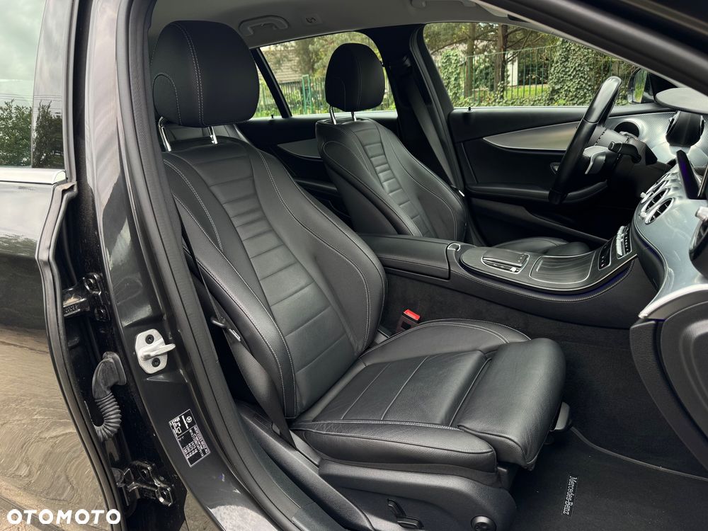 Mercedes-Benz Klasa E 200 9G-TRONIC Exclusive - 24